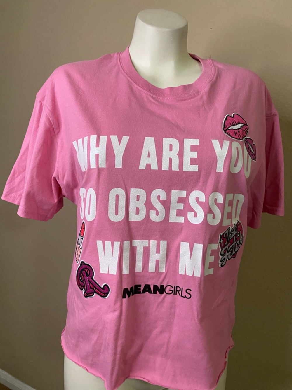 Mean Girls Pink "Burn Book" Graphic patched Obsessed Tee M 💕💕